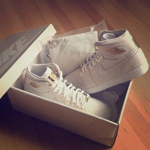Nike Air Jordan 1 Pinnacle Size 11 Metallic Gold.